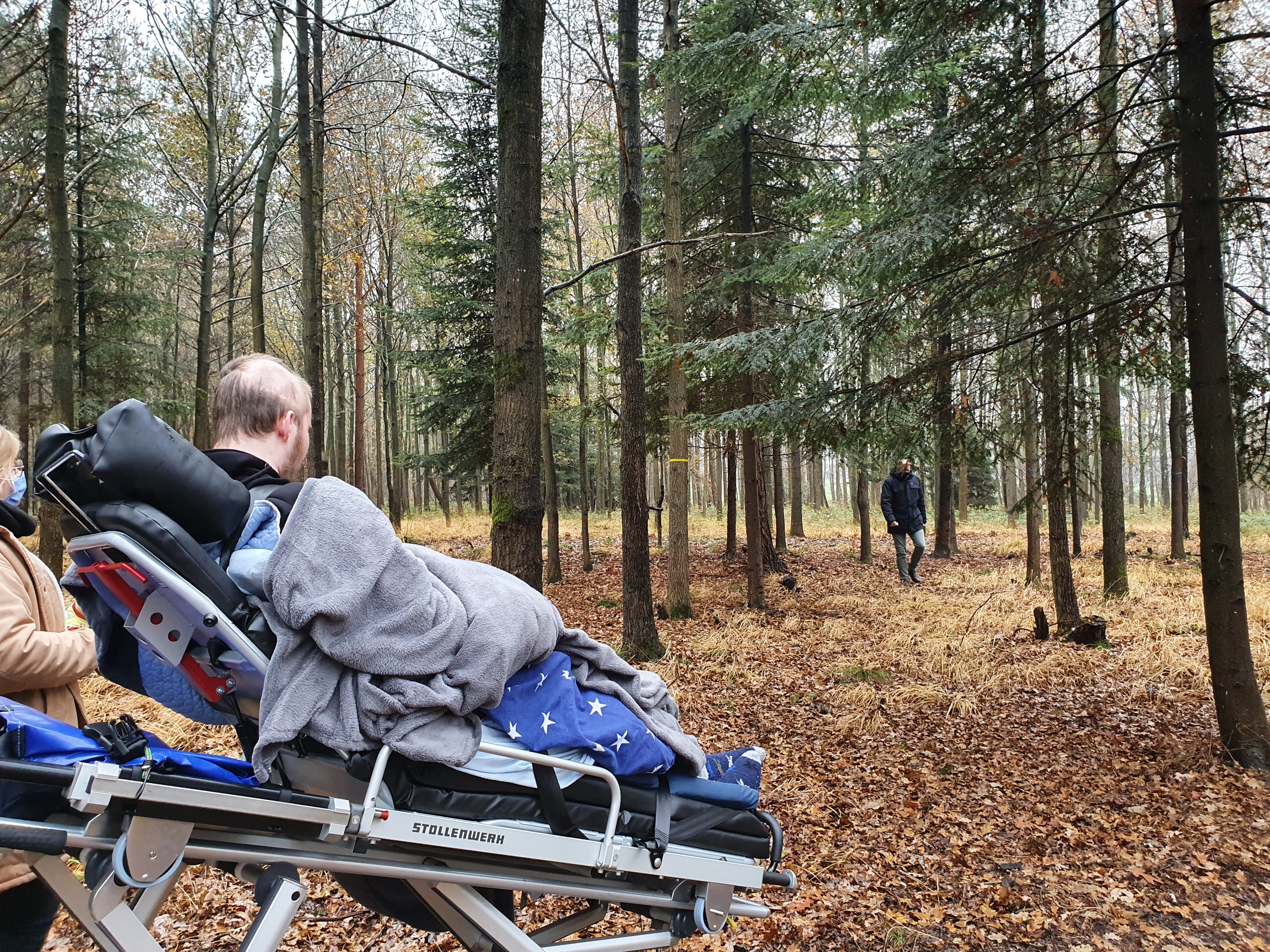 Teenager Niclas reist zu seiner Friedwald-Eiche